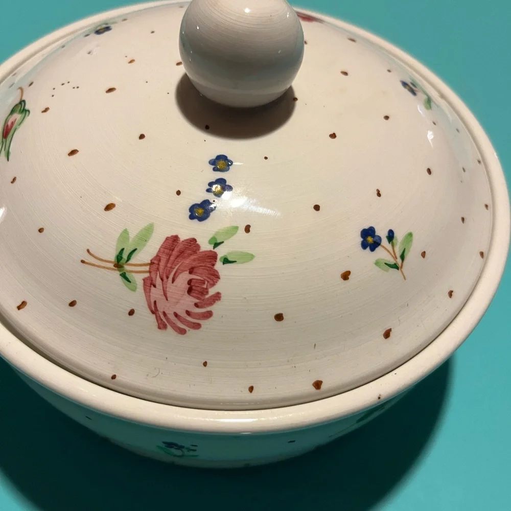 Laura Ashley covered powder or candy dish - Picture 1 of 7